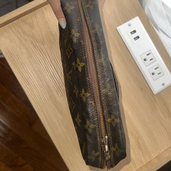 Louis Vuitton 𖤓 Monogram Compiègne 23 Clutch Bag. - Picture 9 of 12